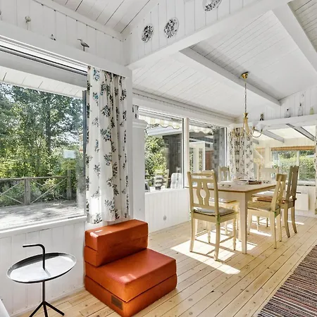 Beautiful In With Kitchen *